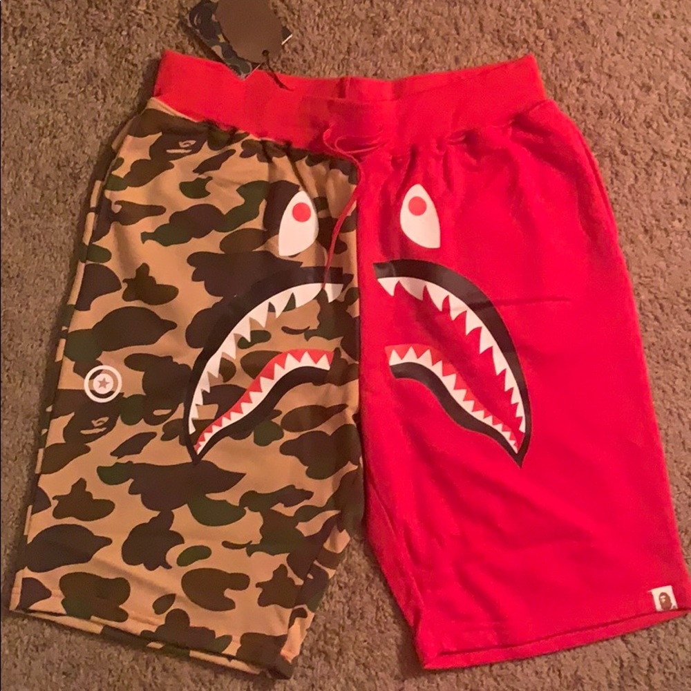 BAPE Half 1st Camo Shark Beach Shorts Red/White